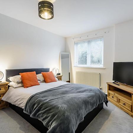 Stylish 2 Bedroom Apartment, Central Exeter, Parking On Site Luaran gambar