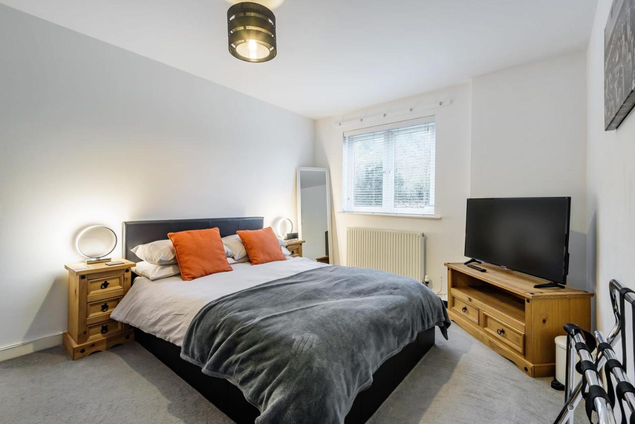 Stylish 2 Bedroom Apartment, Central Exeter, Parking On Site Luaran gambar