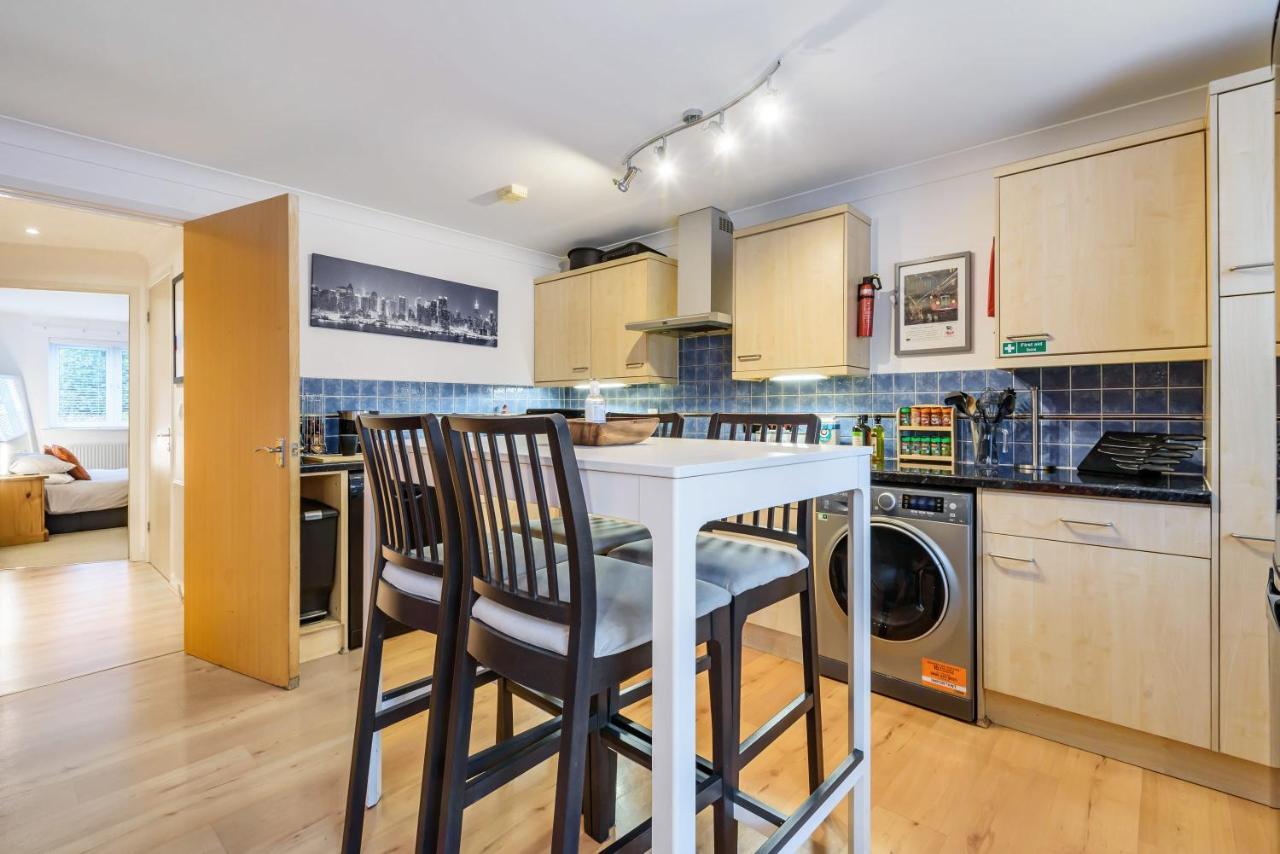 Stylish 2 Bedroom Apartment, Central Exeter, Parking On Site Luaran gambar